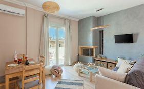 100M2 Luxury Apartment In The Heart Of Athens - Living Stone Emerald